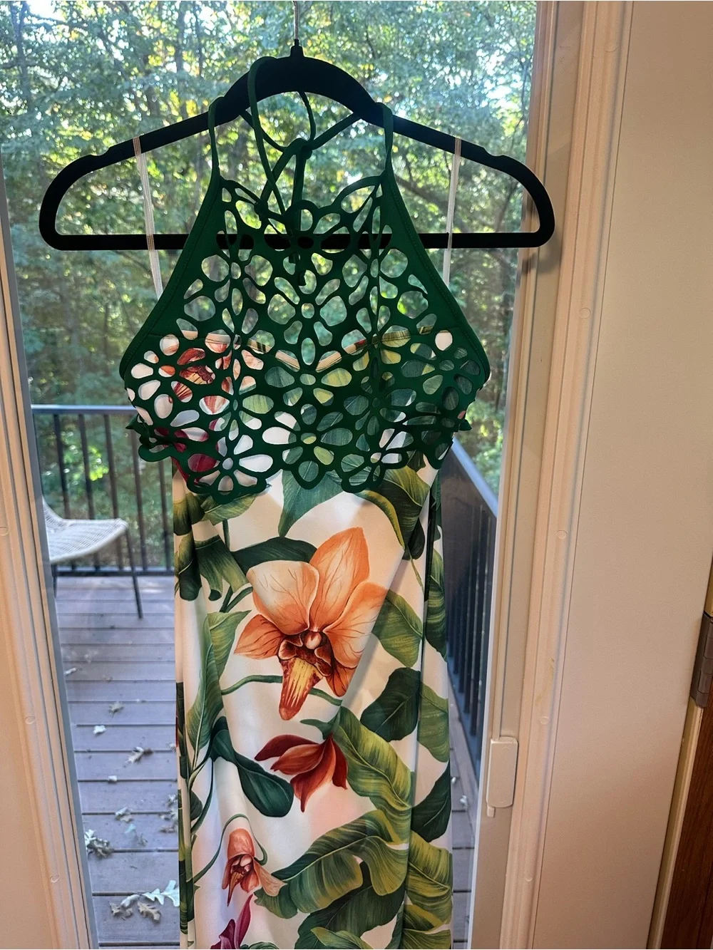 VENUS Green Halter Floral Maxi Dress - Medium